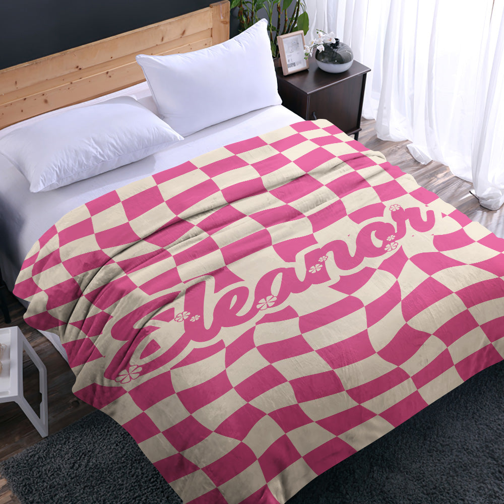 Couverture personnalisée avec prénom à carrés roses torsadés
