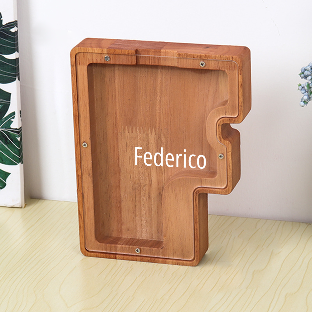 Tirelire personnalisée en bois avec 26 lettres et prénom.