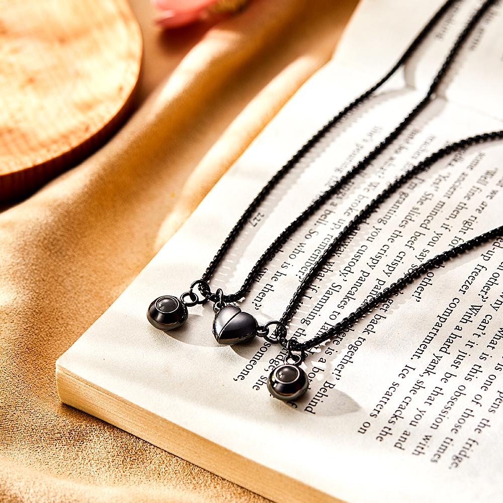 Double Magnetic Couple Necklace with Heart-Shaped Photo Projection
