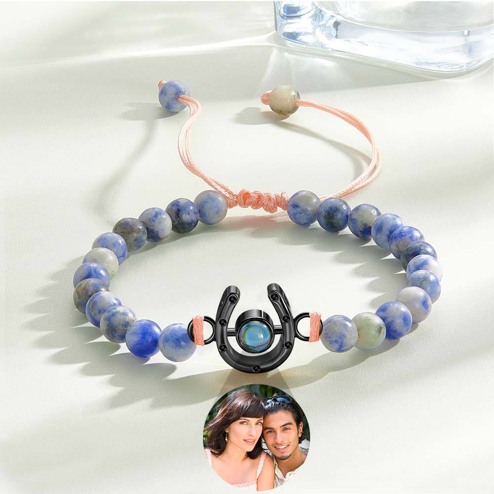 Bracelet personnalisé en forme de fer à cheval avec projection photo