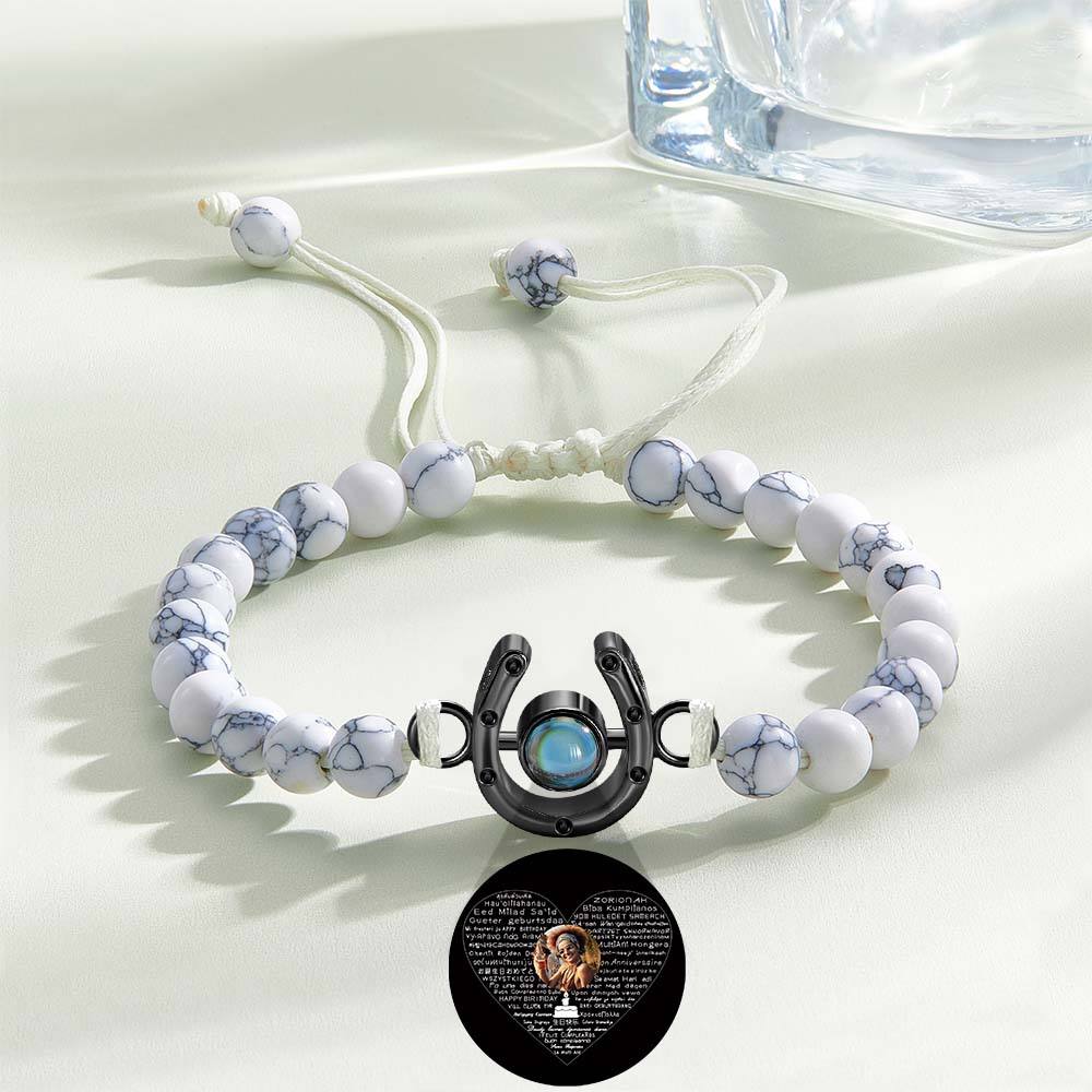 Bracelet personnalisé en forme de fer à cheval avec projection photo