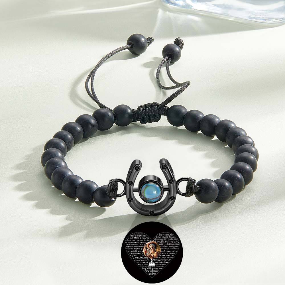 Bracelet personnalisé en forme de fer à cheval avec projection photo