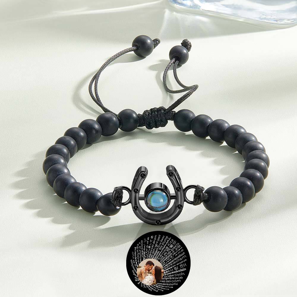 Bracelet personnalisé en forme de fer à cheval avec projection photo