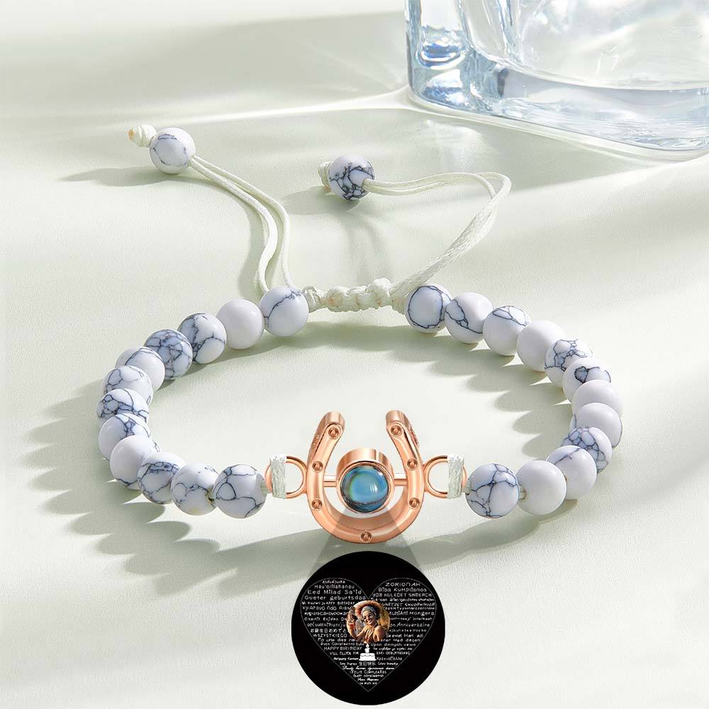 Bracelet personnalisé en forme de fer à cheval avec projection photo
