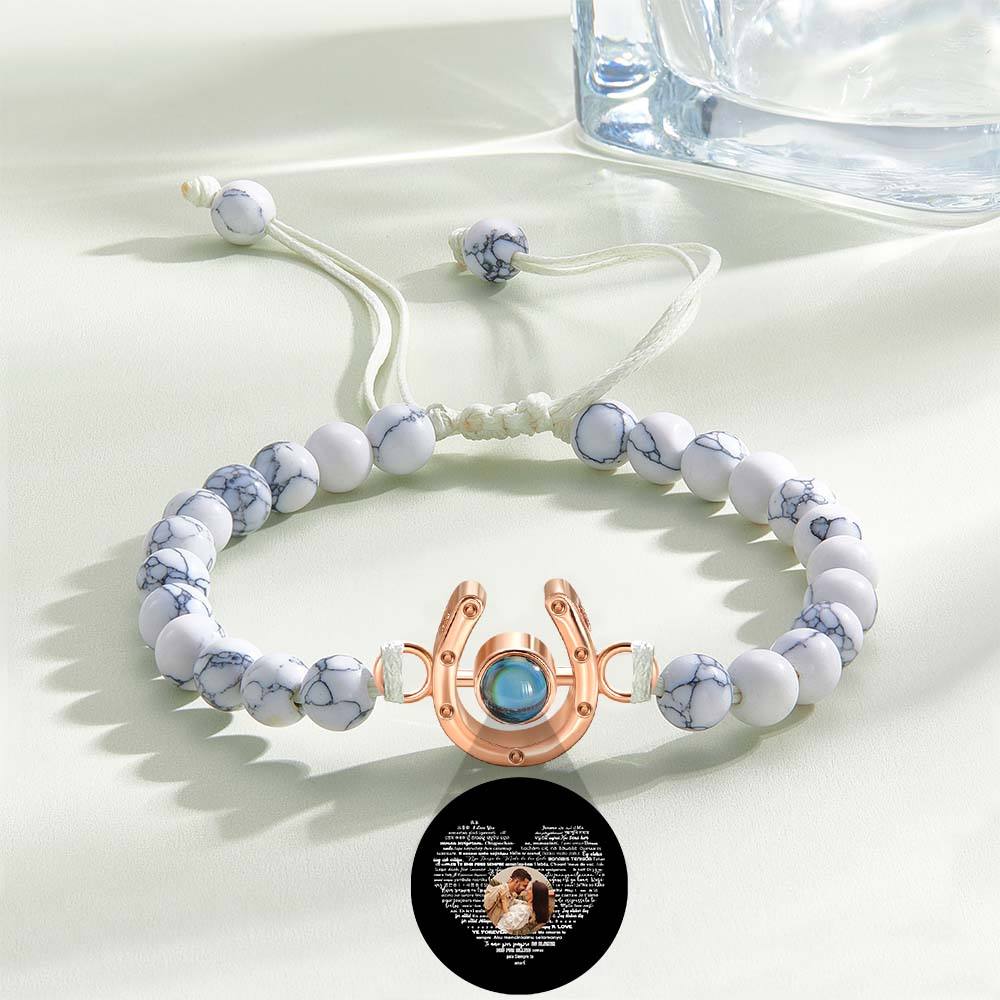 Bracelet personnalisé en forme de fer à cheval avec projection photo