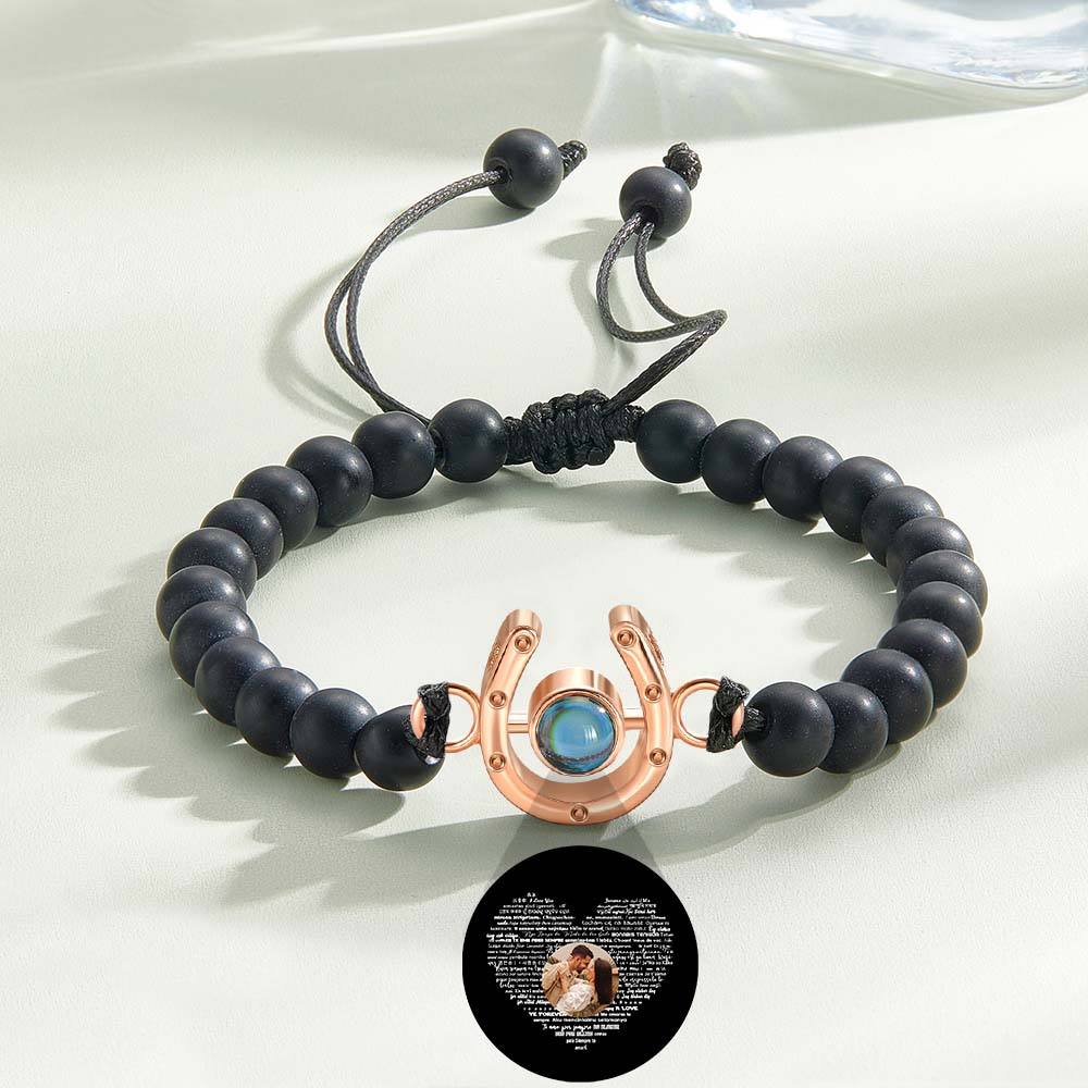 Bracelet personnalisé en forme de fer à cheval avec projection photo