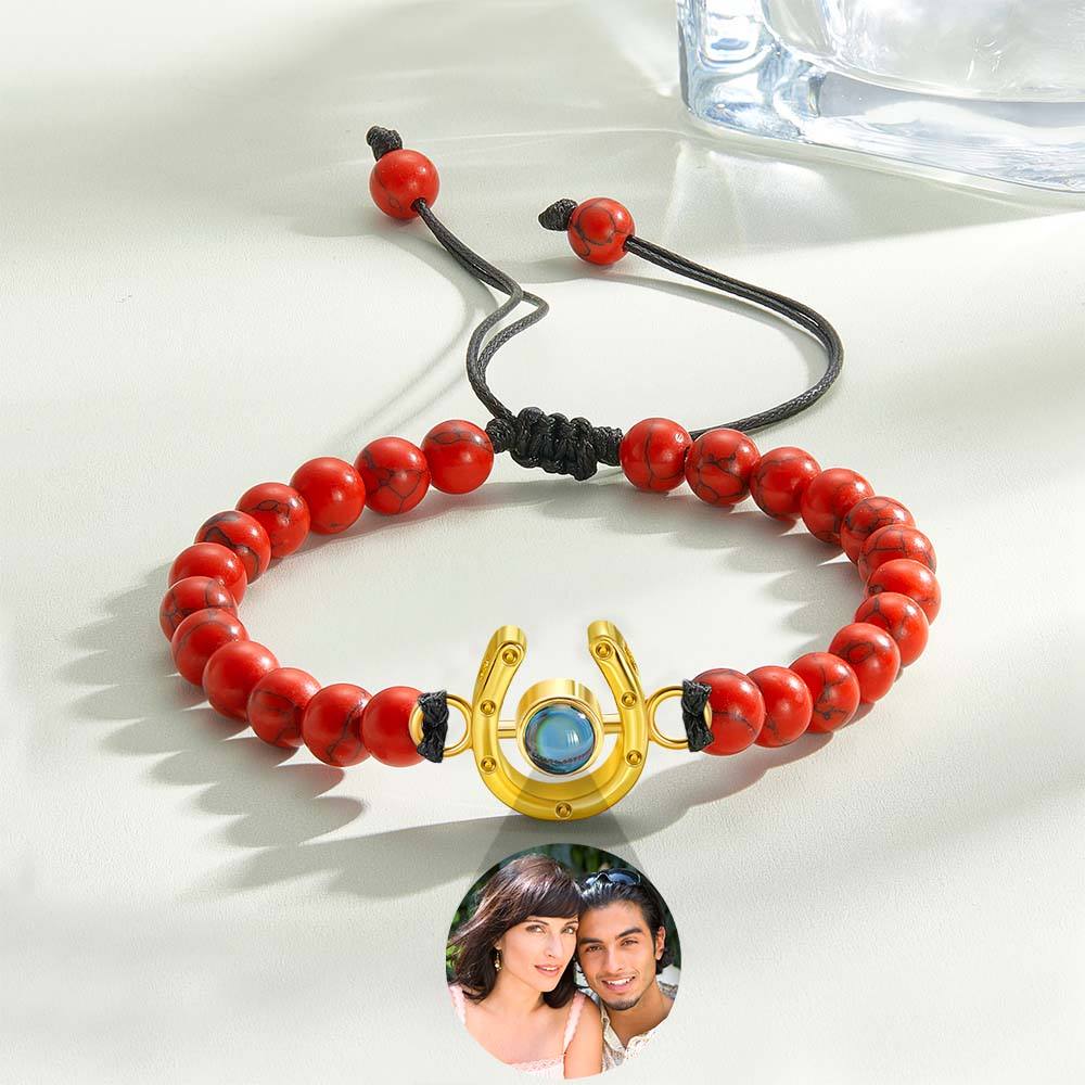 Bracelet personnalisé en forme de fer à cheval avec projection photo