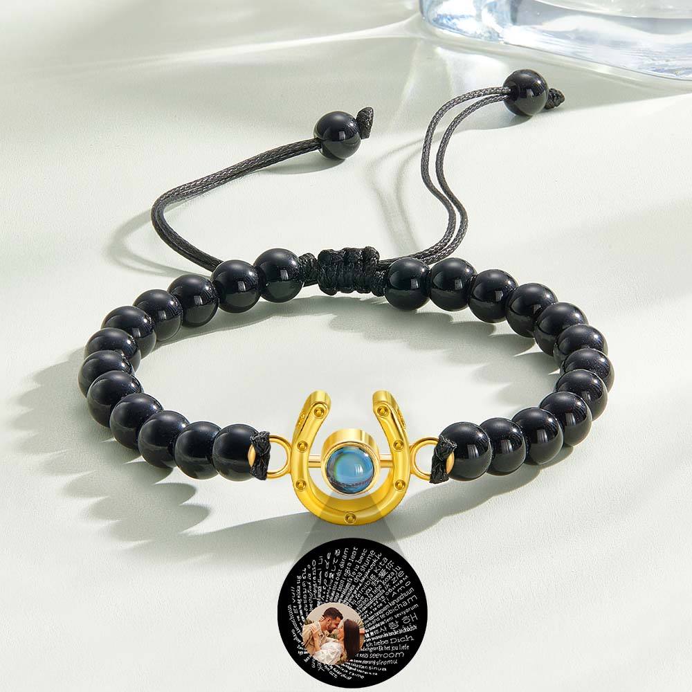 Bracelet personnalisé en forme de fer à cheval avec projection photo