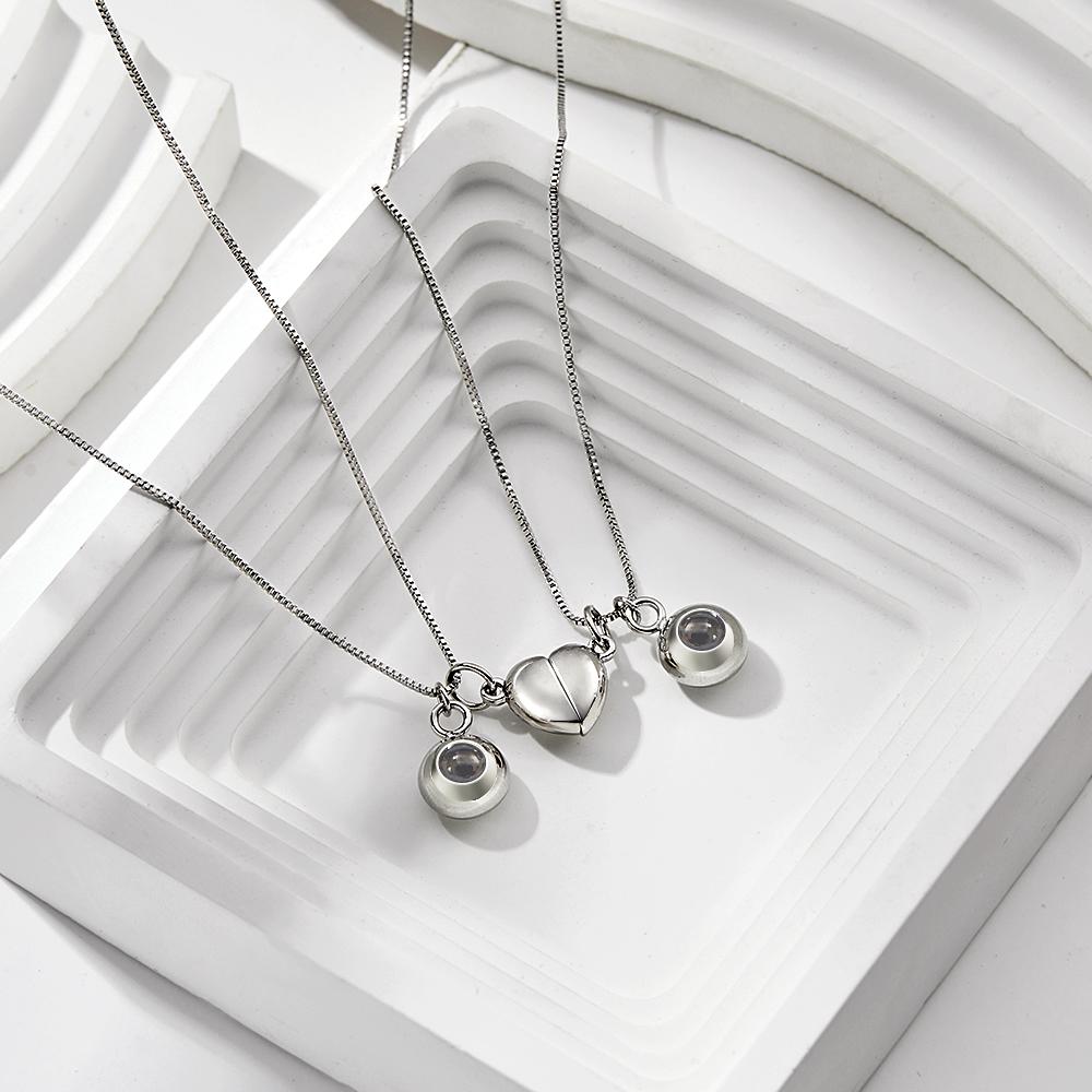 Double Magnetic Couple Necklace with Heart-Shaped Photo Projection