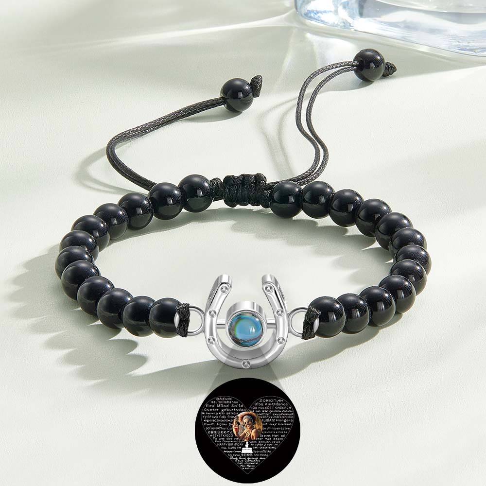 Bracelet personnalisé en forme de fer à cheval avec projection photo