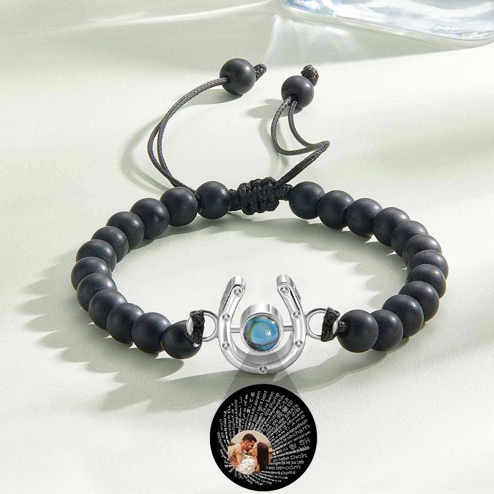 Bracelet personnalisé en forme de fer à cheval avec projection photo