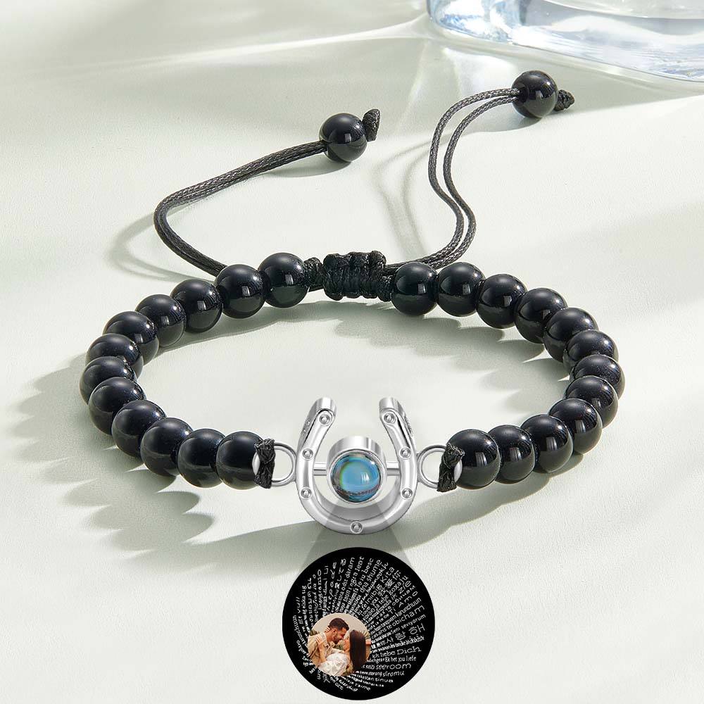 Bracelet personnalisé en forme de fer à cheval avec projection photo