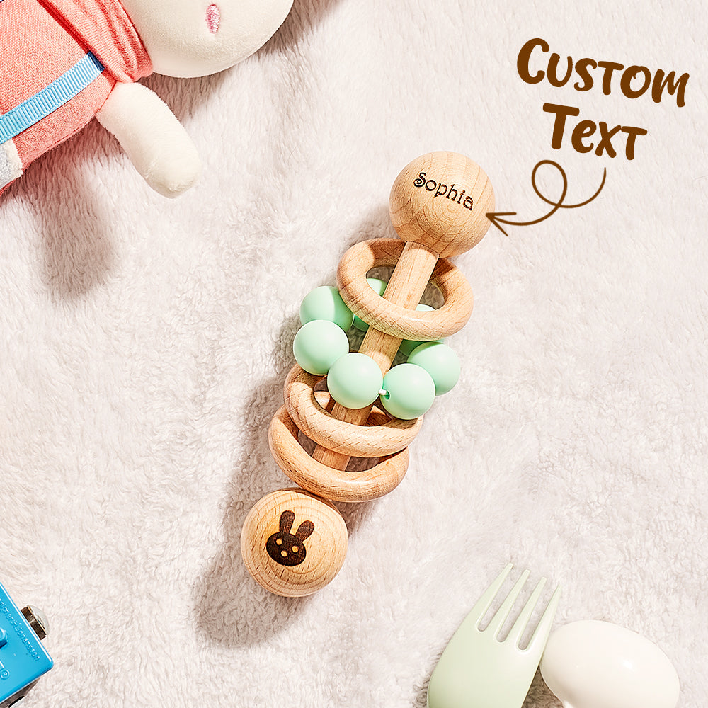 Hochet en bois personnalisé pour bébé avec prénom gravé