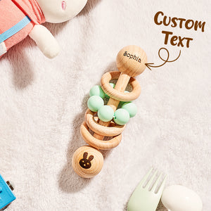 Hochet en bois personnalisé pour bébé avec prénom gravé