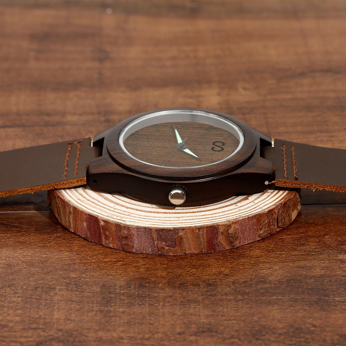 Montre en bois gravée personnalisée avec bracelet en cuir 45 mm