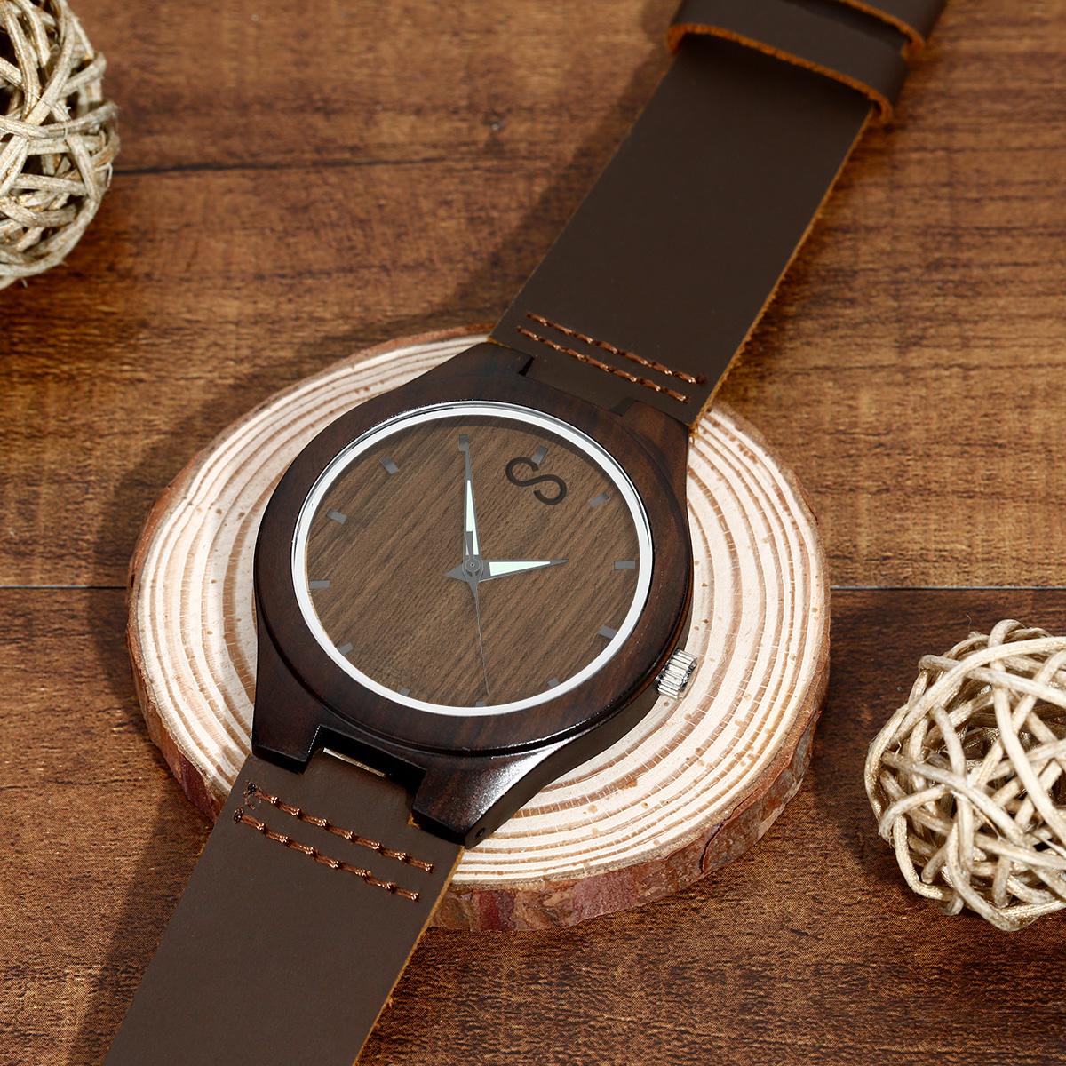 Montre en bois gravée personnalisée avec bracelet en cuir 45 mm