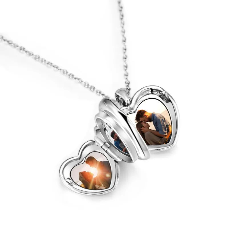 Personalized photo locket necklace "I love you to the moon and back" 4 Photos
