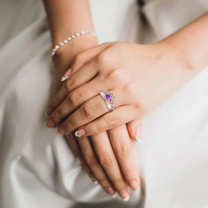 Personalized heart-shaped ring with birthstone and engraving of 2 names